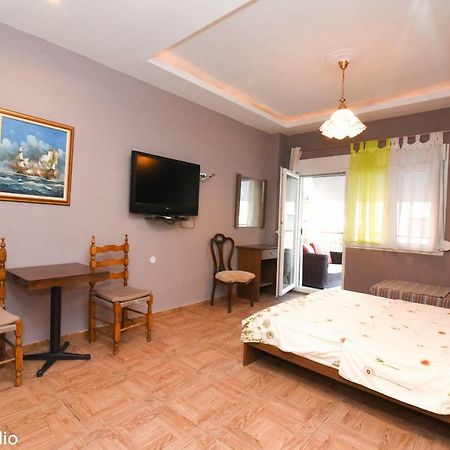 Menios Apartments And Studios Nea Kallikrateia المظهر الخارجي الصورة