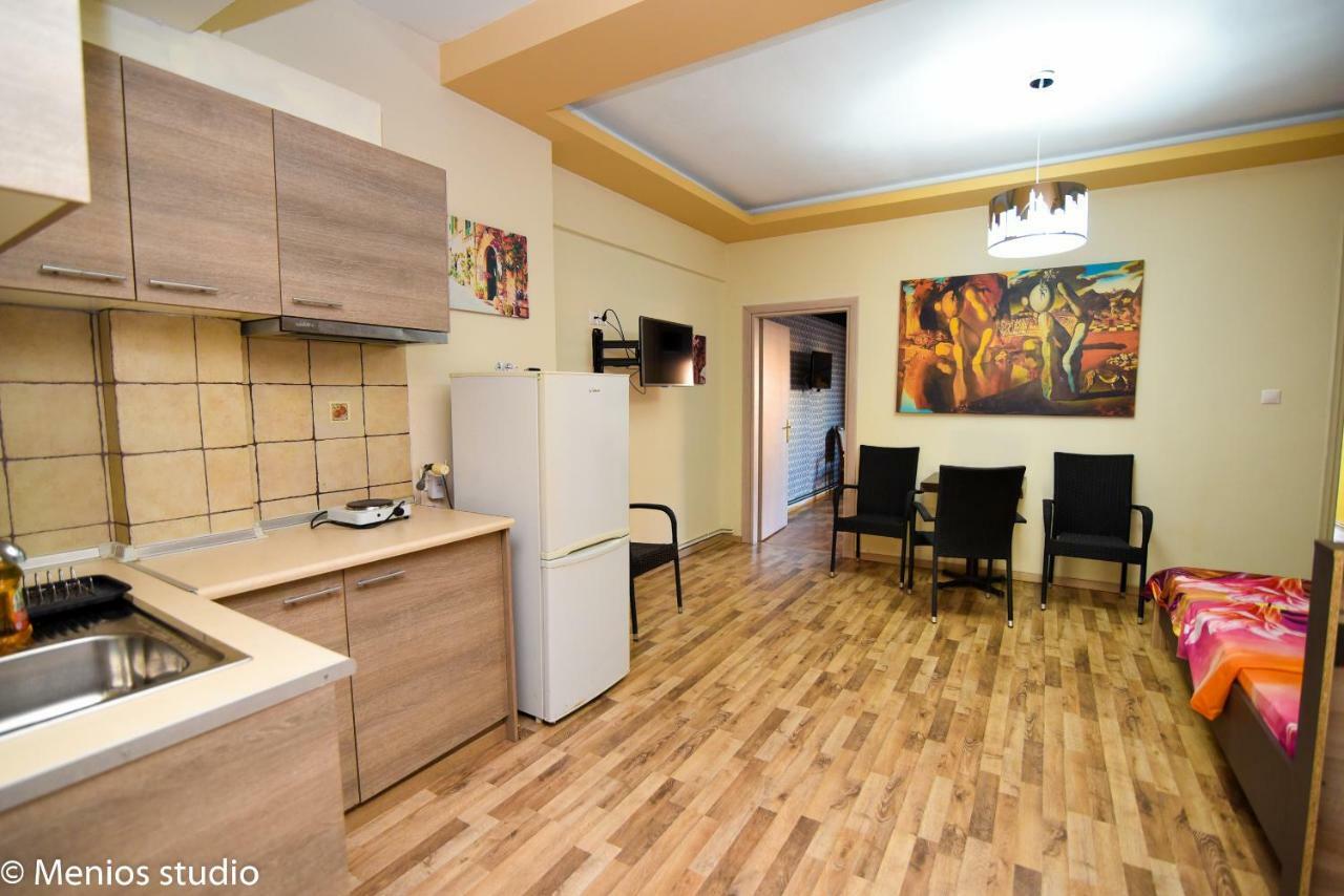 Menios Apartments And Studios Nea Kallikrateia المظهر الخارجي الصورة